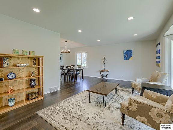 5th image of 2212 S 152nd St