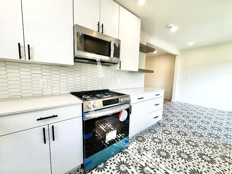 3300 Tom Green St #4 — Photo 10