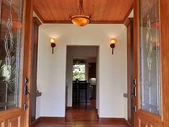 5th image of 44128 Nisqually Ridge Dr E