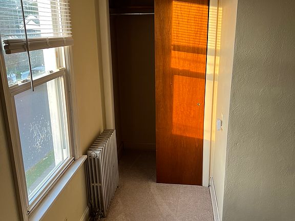5th image of 132 Valley St #132