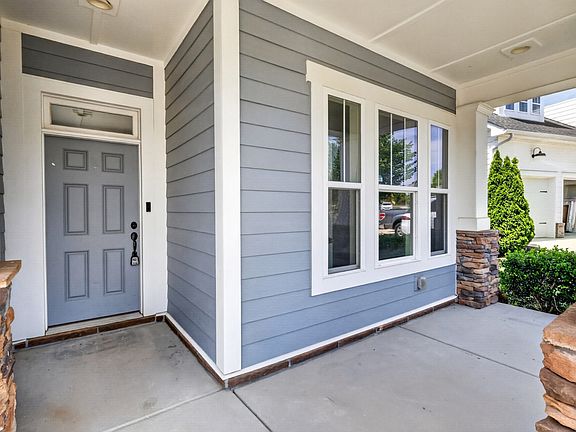 4th image of 412 Abington Dr