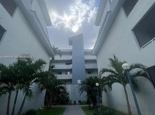Verabella Falls Condo, Miami, FL 33193