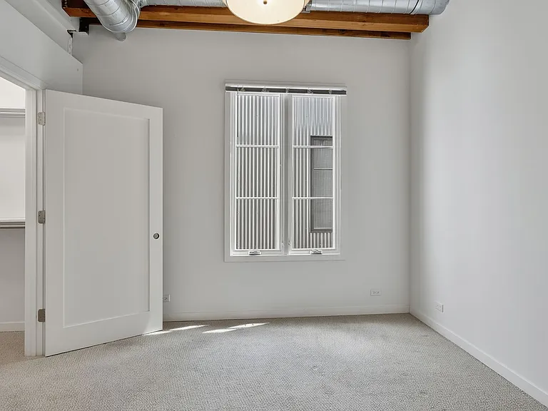 1401 N Western Ave — Photo 50