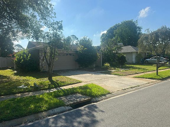 3rd image of 3582 Fairway Forest Dr