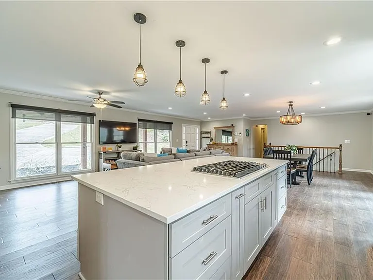 691 Harbor Cv — Photo 15