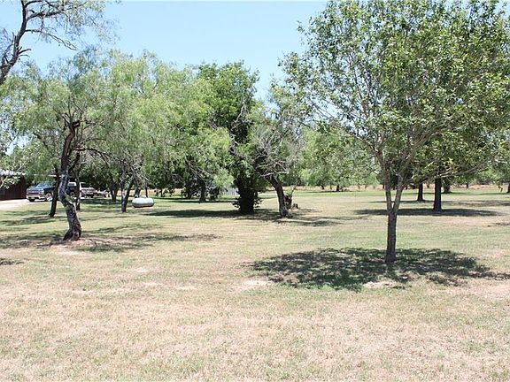 4th image of 310 Branding Chase Ln