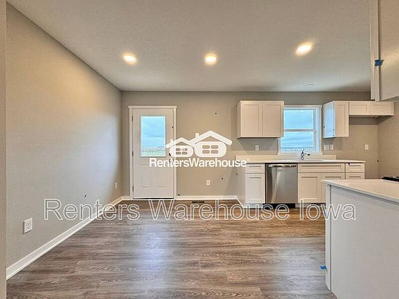 4th image of 1003 Adler Ct