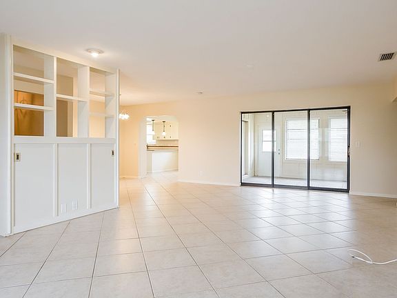 4th image of 92 Pine Hill Trl E