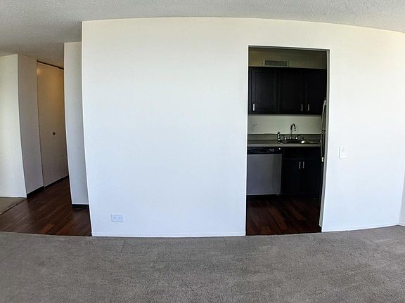 2nd image of 603 W Madison St #4610
