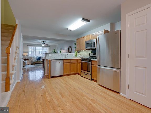 5th image of 1469 N Van Dorn St #B