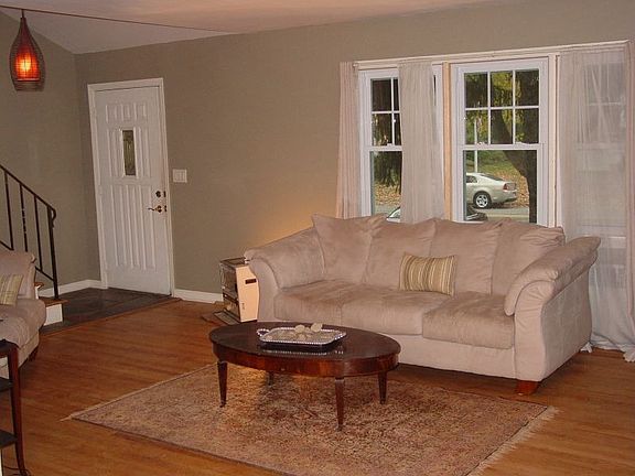 2nd image of 12 Leslie Ave