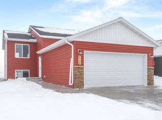 6709 69th Ave S, Horace, ND