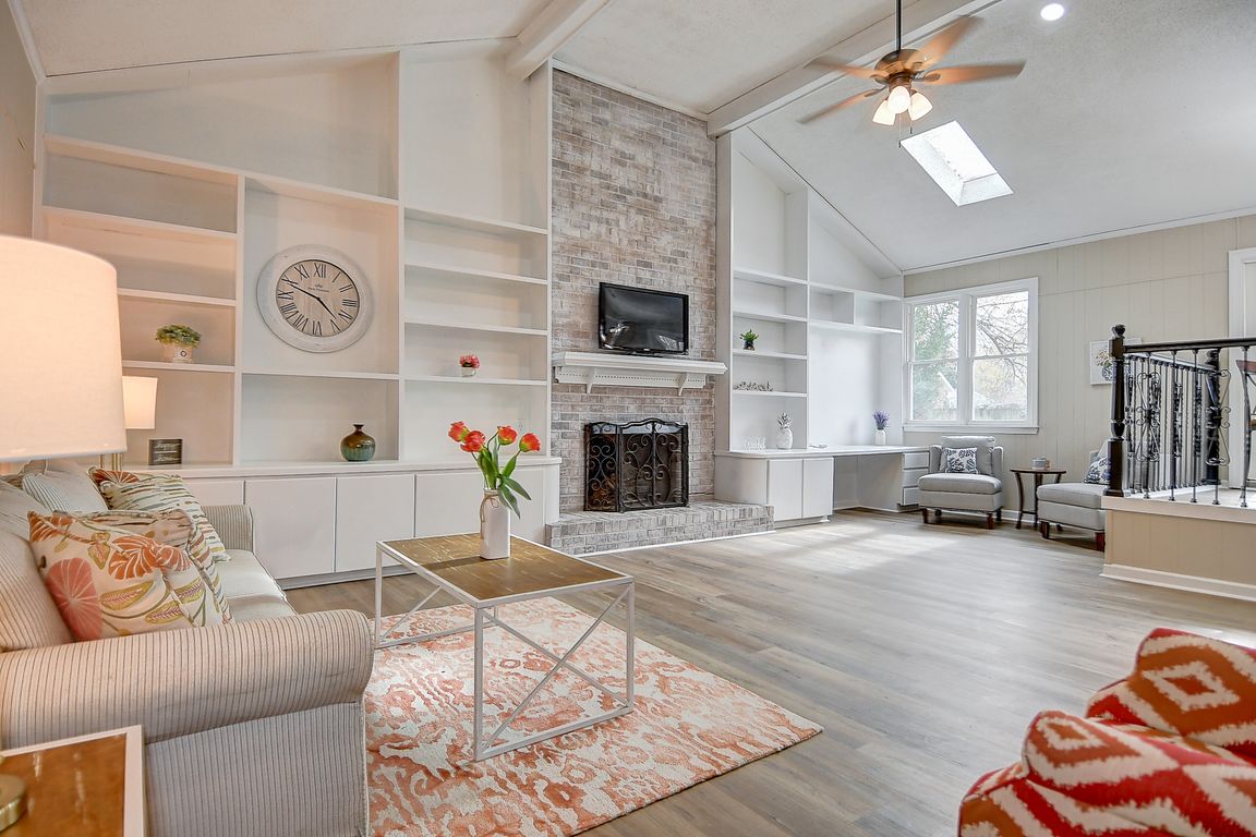 next background image