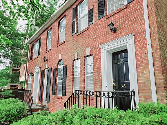 2nd image of 1080 Bedford St