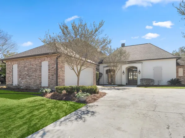 742 Grand Lakes Dr, Baton Rouge, LA 70810