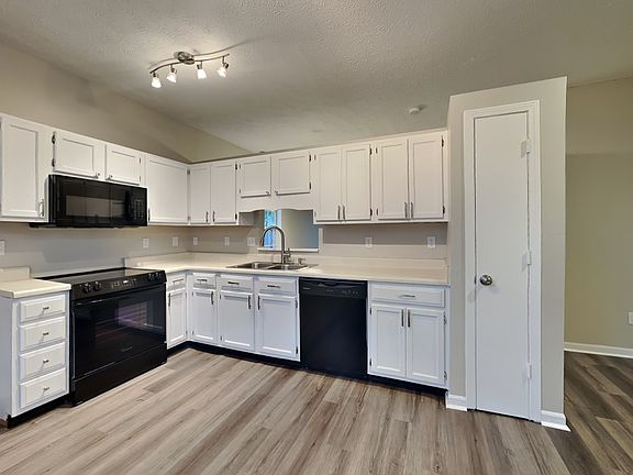 5th image of 6004 Polonius Dr