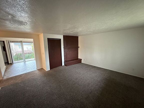 3rd image of 3919 Iberis St NE