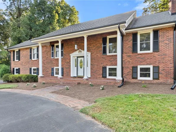 3524 Stimpson Dr, Pfafftown, NC 27040