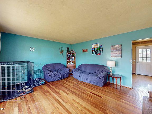 3rd image of 7118 Daisy Ave
