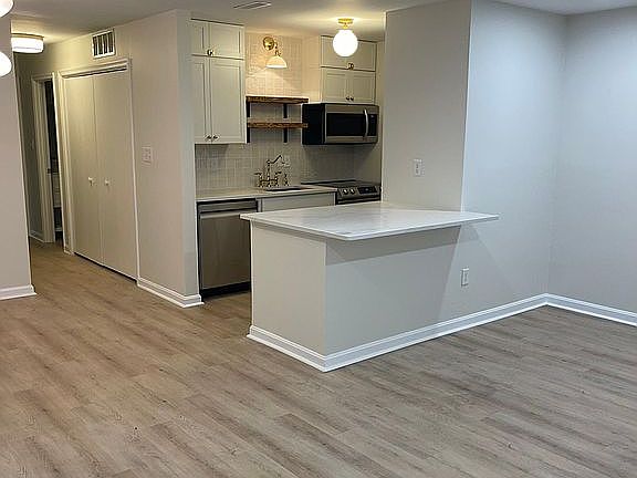 2nd image of 23239 Rosewood Ct APT 1007