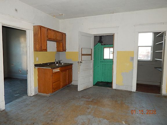 5th image of 1410 W 4th St