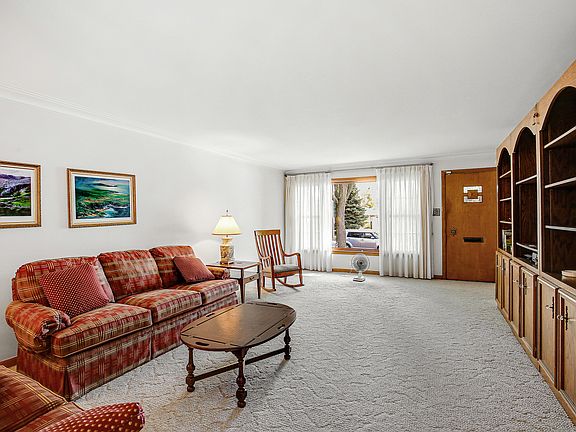 3rd image of 10210 S Clifton Park Ave