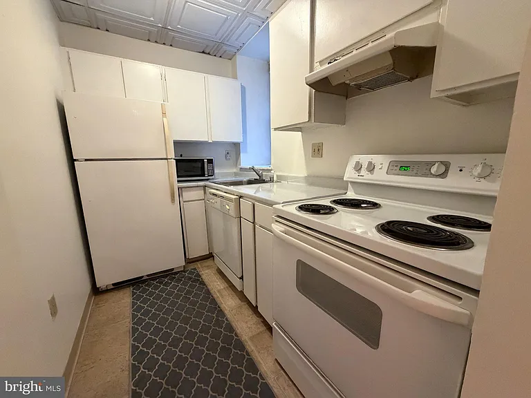 1115 12th St NW #104 — Photo 5