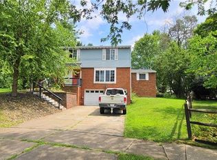 312 Macnab Dr, Coraopolis, PA 15108