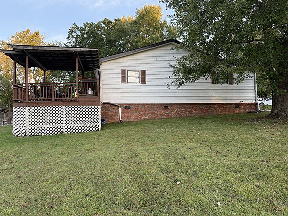 3rd image of 1324 Beechview Dr