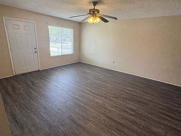 5th image of 710 W Rosewood Ln