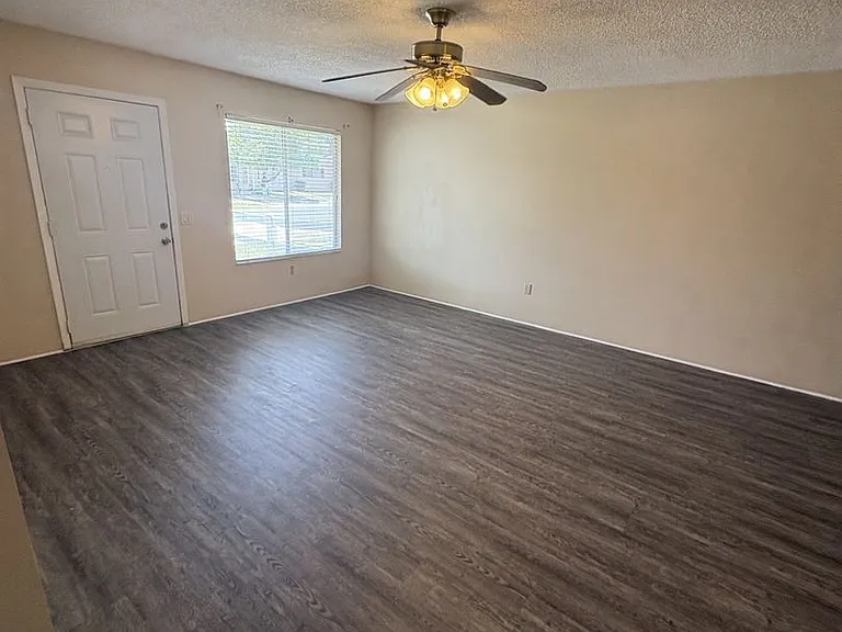 710 W Rosewood Ln — Photo 5