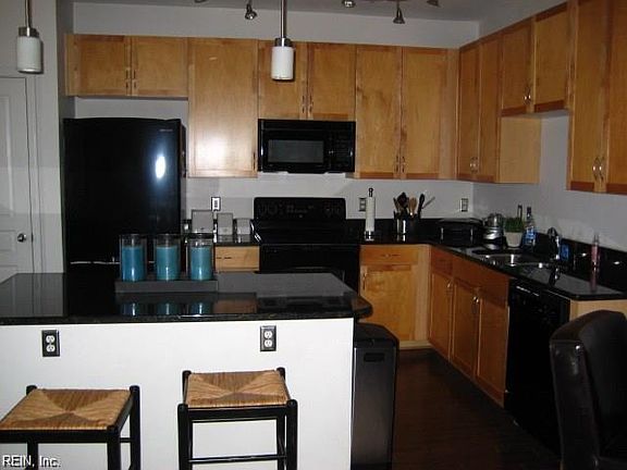 3rd image of 1400 Granby St Unit 302