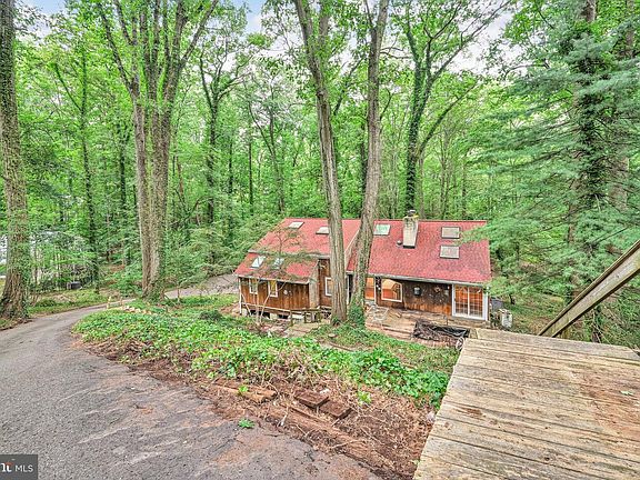 5th image of 9 Wooded Ln