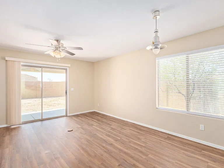 23809 W Adams St — Photo 3