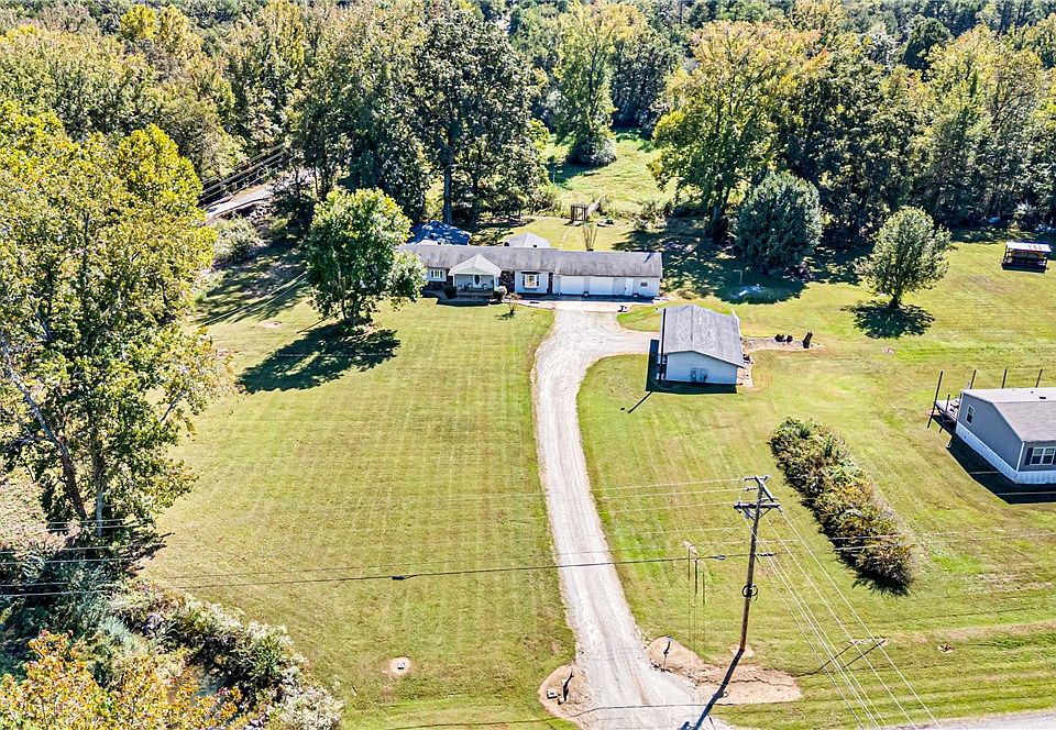 1st image of 567 Broomfield Rd