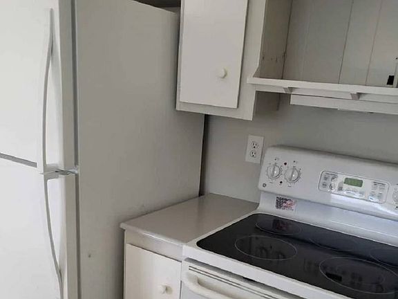 5th image of 2505 E Bay Dr #44A