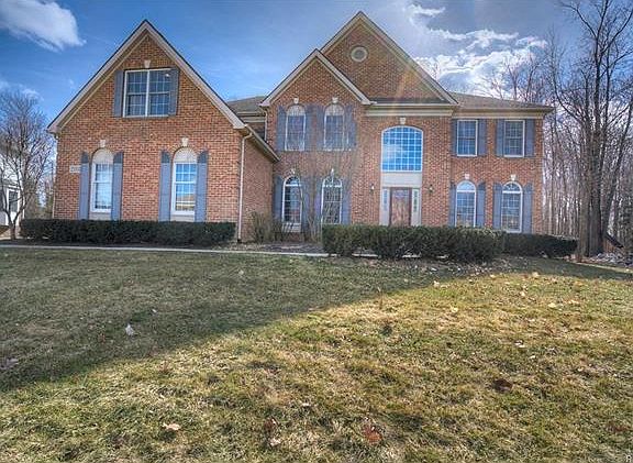 2nd image of 25501 Hillsdale Dr