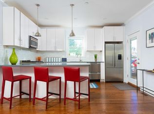 19 Oakdale St #1, Jamaica Plain, MA 02130