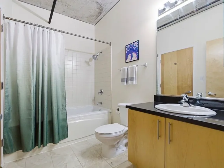 700 W Van Buren St #602 — Photo 7