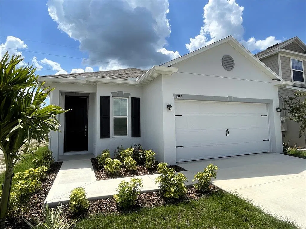3 bed, 2.0 bath, 1492 sqft, $2,350 — Photo 1