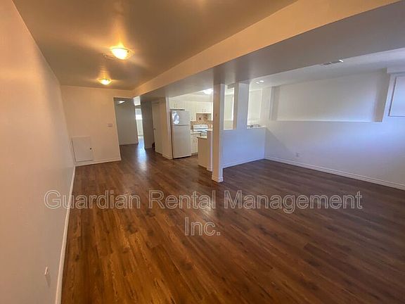 4th image of 1522 Walsh St E APT B