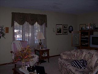 4th image of 8501 Mill Creek Dr