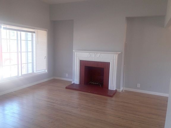 4th image of 1416 Young St