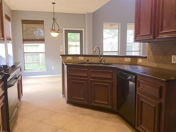 5th image of 28239 Crossprairie Dr