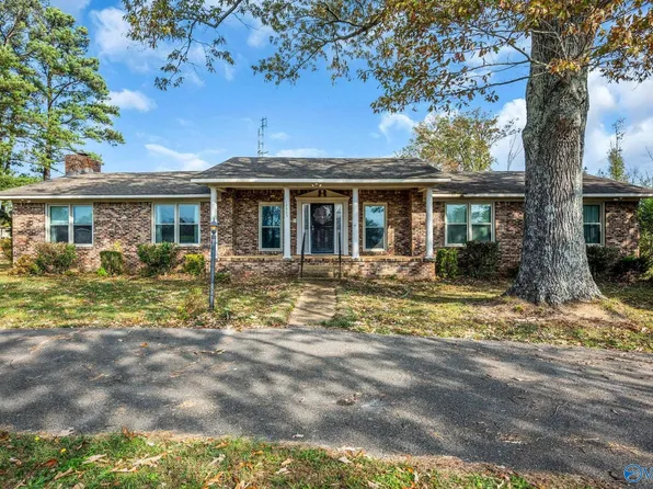 12025 Lakeview St, Athens, AL 35611