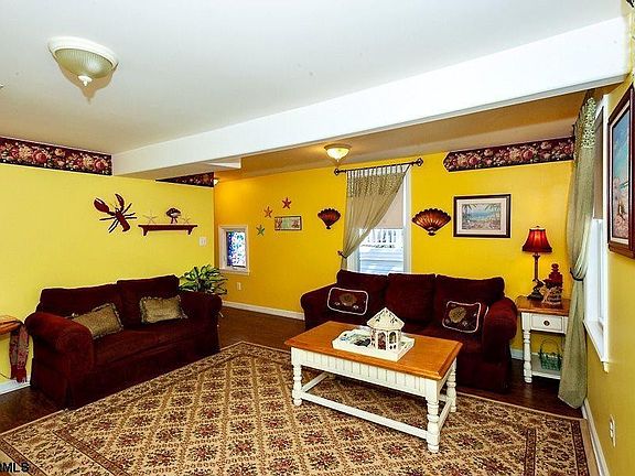 2nd image of 420 Central Ave APT B