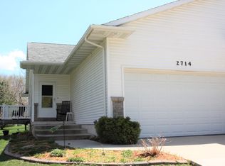 2714 Edgewood Dr, Cedar Falls, IA 50613