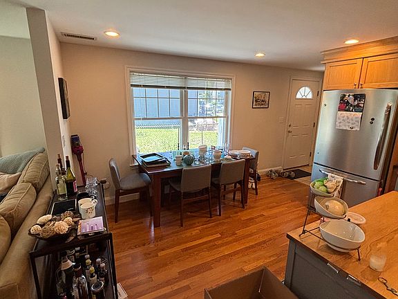 2nd image of 453 Windsor St #1