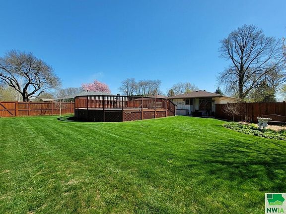 4th image of 2701 Sunnyside Ct