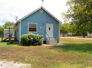 702 W Dallas Ave, Seadrift, TX 77983